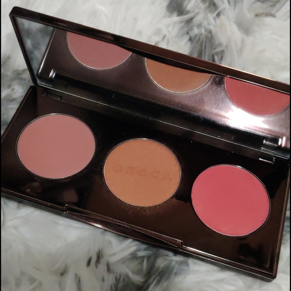 Becca Blushed with Light Palette